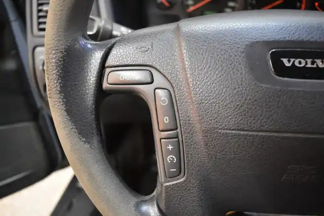 Sininen Farmari, Volvo V70 – LEF-286