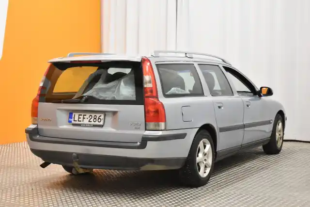 Sininen Farmari, Volvo V70 – LEF-286