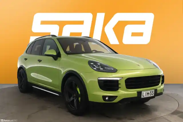 Vihreä Maastoauto, Porsche Cayenne – LIM-33