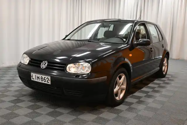 Musta Viistoperä, Volkswagen Golf – LIM-862