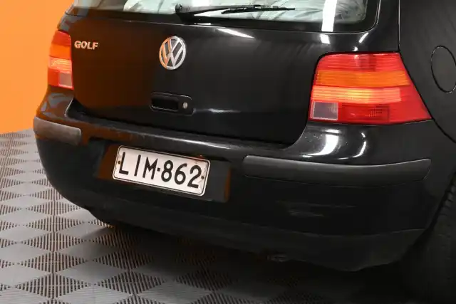 Musta Viistoperä, Volkswagen Golf – LIM-862