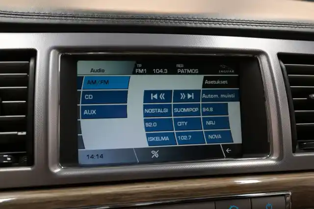 Harmaa Sedan, Jaguar XF – LJZ-991