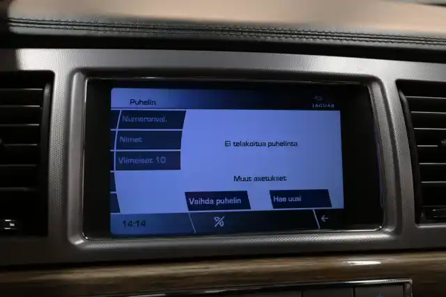 Harmaa Sedan, Jaguar XF – LJZ-991