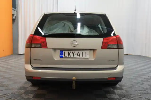 Ruskea (beige) Farmari, Opel Vectra – LKY-411