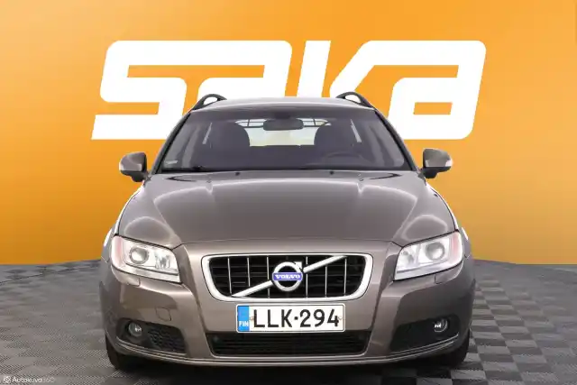 Harmaa Farmari, Volvo V70 – LLK-294