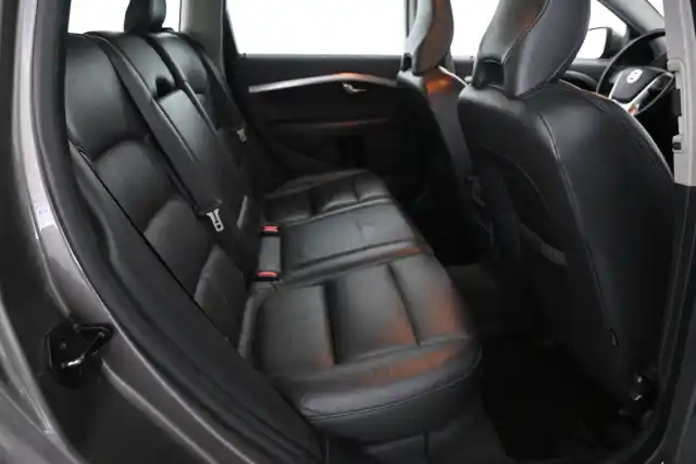 Harmaa Farmari, Volvo V70 – LLK-294