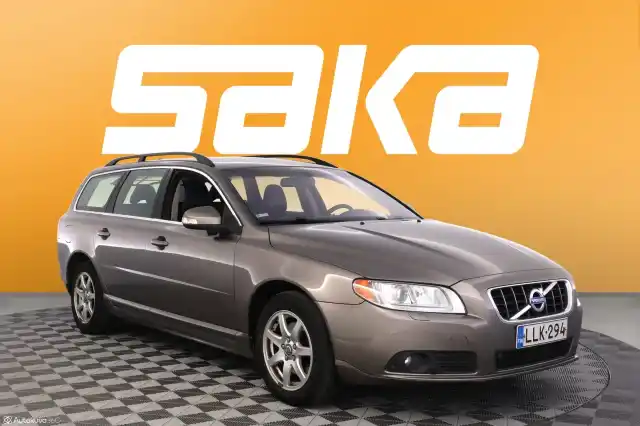 Harmaa Farmari, Volvo V70 – LLK-294