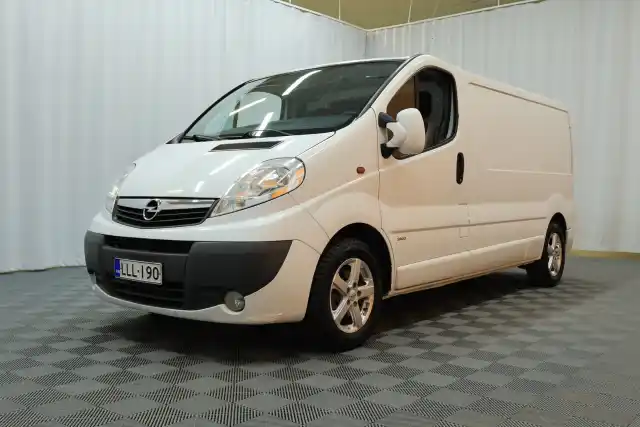 Valkoinen Pakettiauto, Opel Vivaro – LLL-190