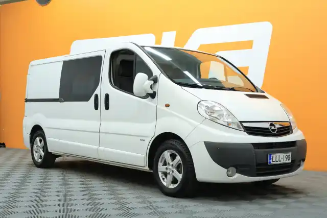 Valkoinen Pakettiauto, Opel Vivaro – LLL-190