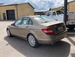 Ruskea Sedan, Mercedes-Benz C – LLM-446, kuva 2