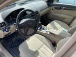 Ruskea Sedan, Mercedes-Benz C – LLM-446, kuva 3