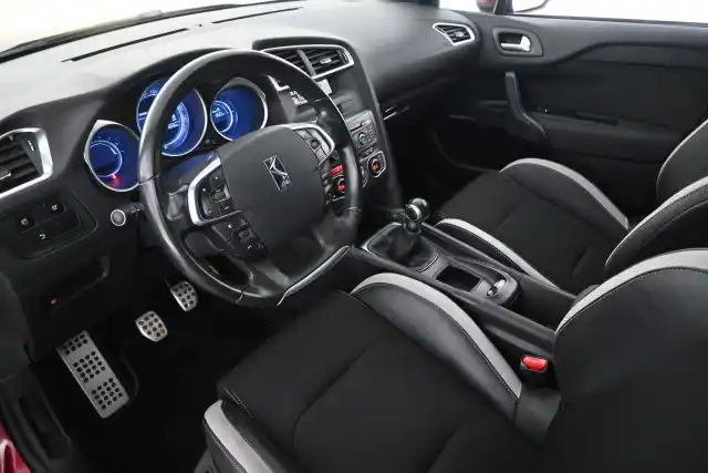 Punainen Viistoperä, Citroen DS4 – LLO-311