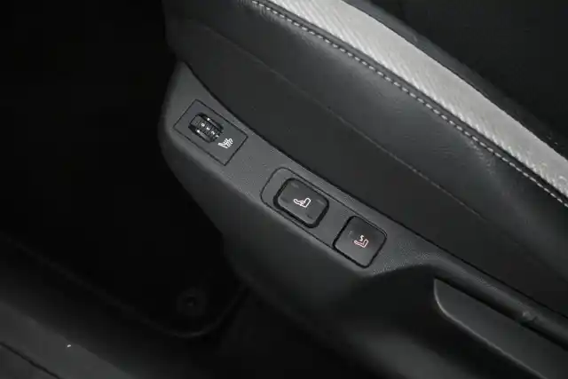 Punainen Viistoperä, Citroen DS4 – LLO-311