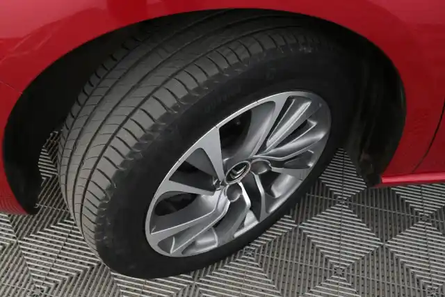 Punainen Viistoperä, Citroen DS4 – LLO-311