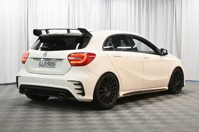 Valkoinen Viistoperä, Mercedes-Benz A – LLO-905