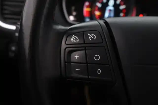 Sininen Viistoperä, Volvo V40 – LLO-984