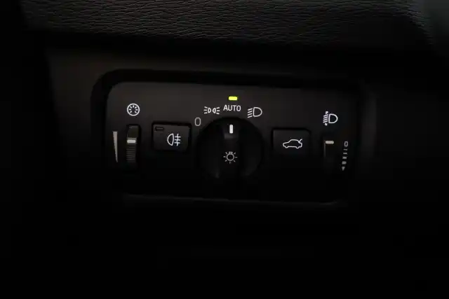 Sininen Viistoperä, Volvo V40 – LLO-984