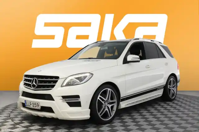 Valkoinen Maastoauto, Mercedes-Benz ML – LLP-259