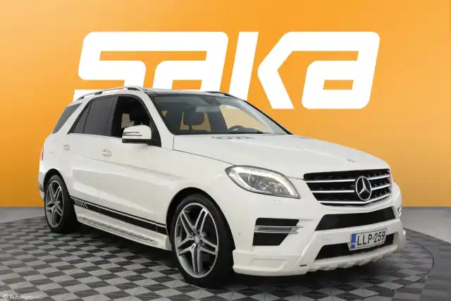 Valkoinen Maastoauto, Mercedes-Benz ML – LLP-259