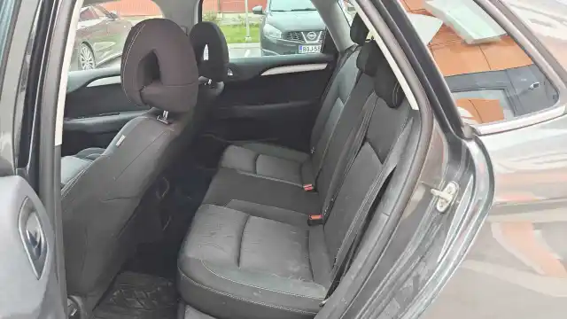 Harmaa Viistoperä, Citroen C4 – LLP-327