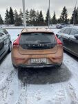 Oranssi Viistoperä, Volvo V40 – LLS-833, kuva 2