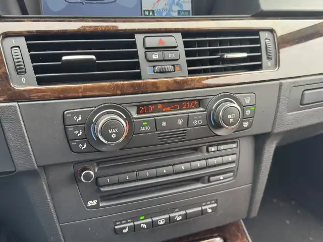 Harmaa Coupe, BMW 330 – LLT-146