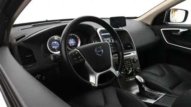 Musta Maastoauto, Volvo XC60 – LLT-480