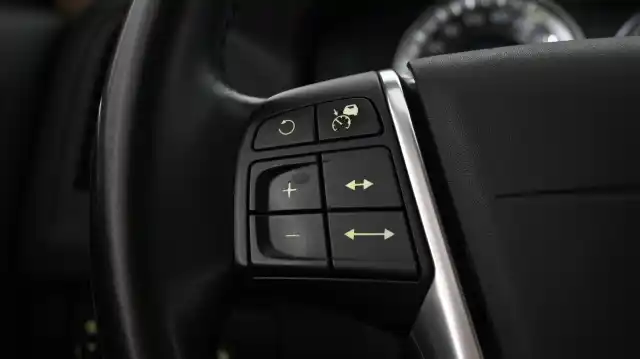 Musta Maastoauto, Volvo XC60 – LLT-480