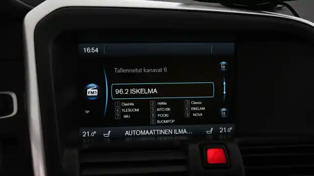 Musta Maastoauto, Volvo XC60 – LLT-480