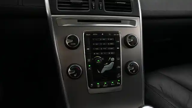 Musta Maastoauto, Volvo XC60 – LLT-480