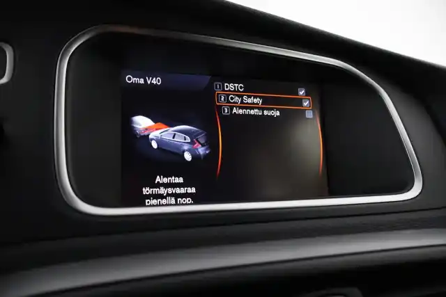 Sininen Viistoperä, Volvo V40 – LLT-749