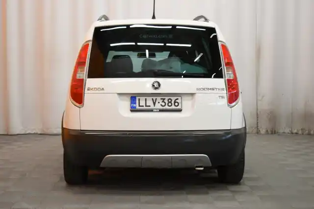 Valkoinen Tila-auto, Skoda Roomster – LLV-386