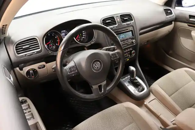 Sininen Farmari, Volkswagen Golf – LLX-413