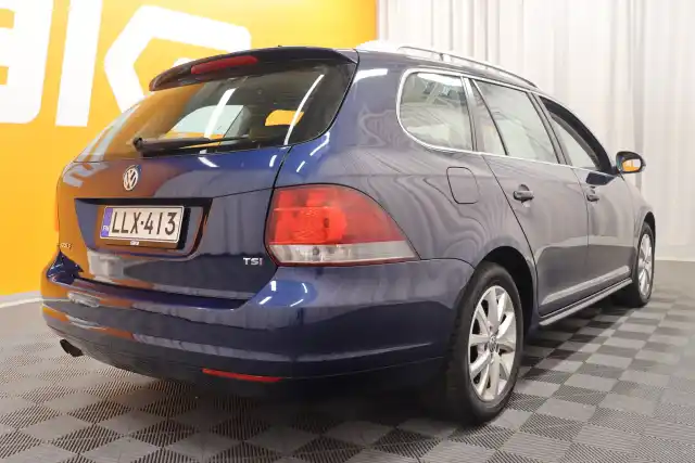 Sininen Farmari, Volkswagen Golf – LLX-413