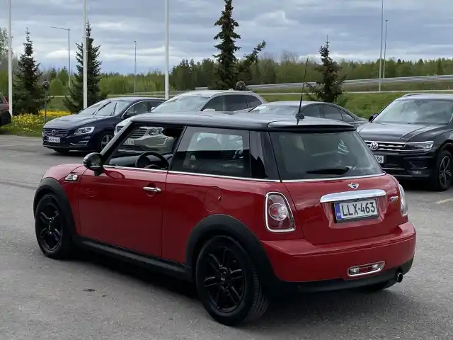 Punainen Viistoperä, MINI Cooper – LLX-463