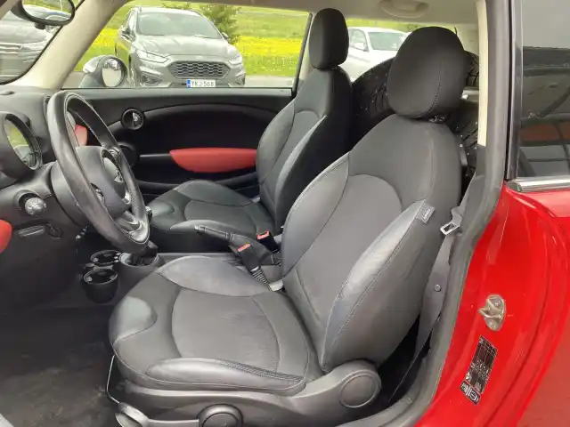 Punainen Viistoperä, MINI Cooper – LLX-463