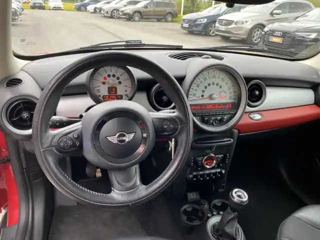 Punainen Viistoperä, MINI Cooper – LLX-463