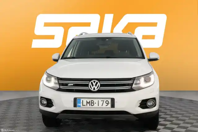 Valkoinen Maastoauto, Volkswagen Tiguan – LMB-179