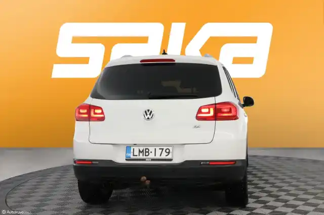 Valkoinen Maastoauto, Volkswagen Tiguan – LMB-179