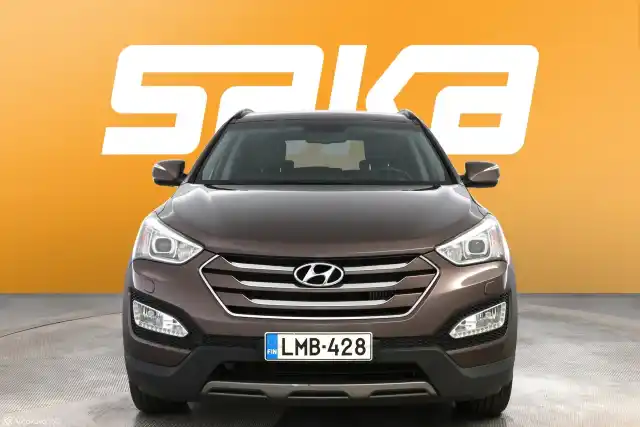 Ruskea Maastoauto, Hyundai Santa Fe – LMB-428