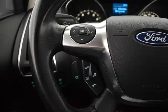 Ruskea Farmari, Ford Focus – LMB-821