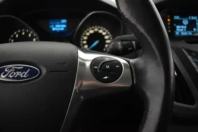 Ruskea Farmari, Ford Focus – LMB-821