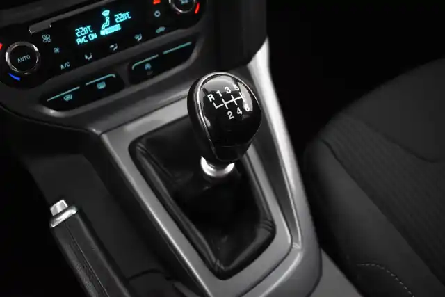 Ruskea Farmari, Ford Focus – LMB-821