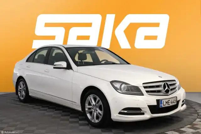 Valkoinen Sedan, Mercedes-Benz C – LME-445