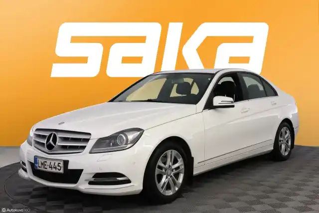 Valkoinen Sedan, Mercedes-Benz C – LME-445