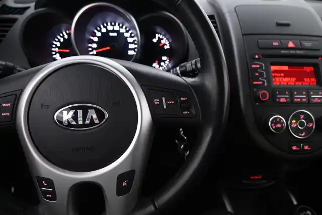 Musta Viistoperä, Kia Soul – LMJ-674