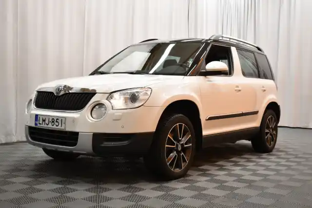 Valkoinen Maastoauto, Skoda Yeti – LMJ-851