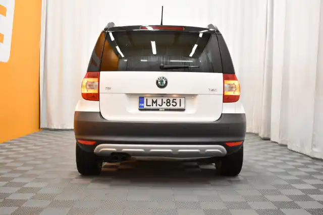 Valkoinen Maastoauto, Skoda Yeti – LMJ-851