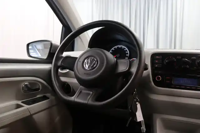 Harmaa Viistoperä, Volkswagen up! – LMJ-879