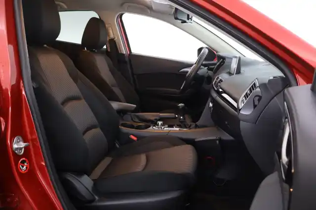 Punainen Viistoperä, Mazda 3 – LMK-184